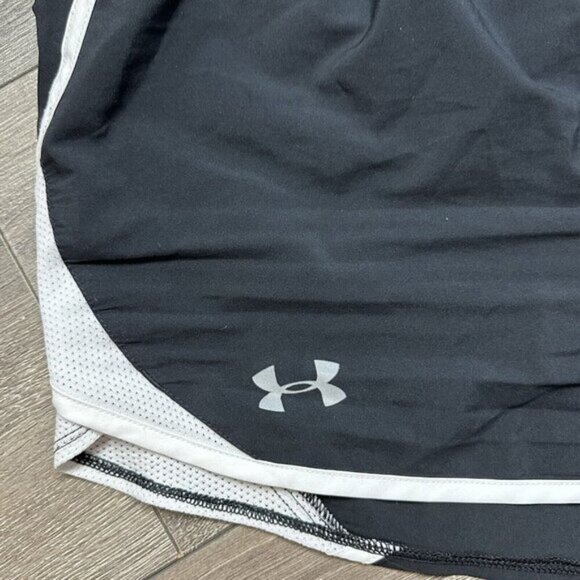 Under armour Shorts Size L Losse  Training Drawstring Lined Back White - Picture 3 of 5
